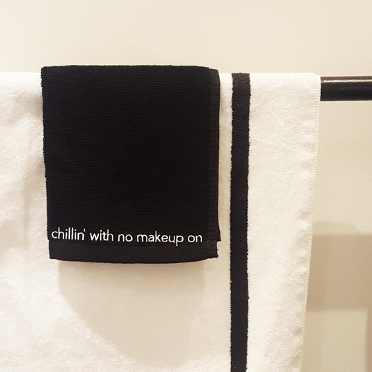 'Chillin' with no makeup on' Black Washcloth